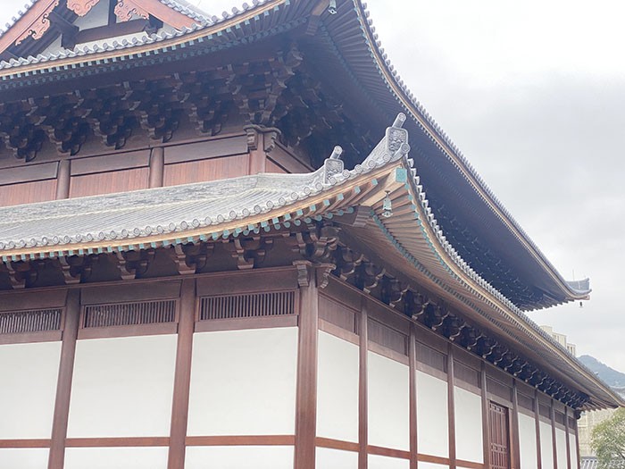 建筑材料青瓦鋪設(shè)方法與青磚砌筑方法，傳承古典美