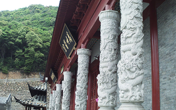 木結(jié)構(gòu)寺廟施工，精湛技藝與嚴(yán)格標(biāo)準(zhǔn)確保建筑安全穩(wěn)定